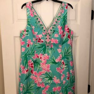 NWT VEYA STRETCH SHIFT DRESS